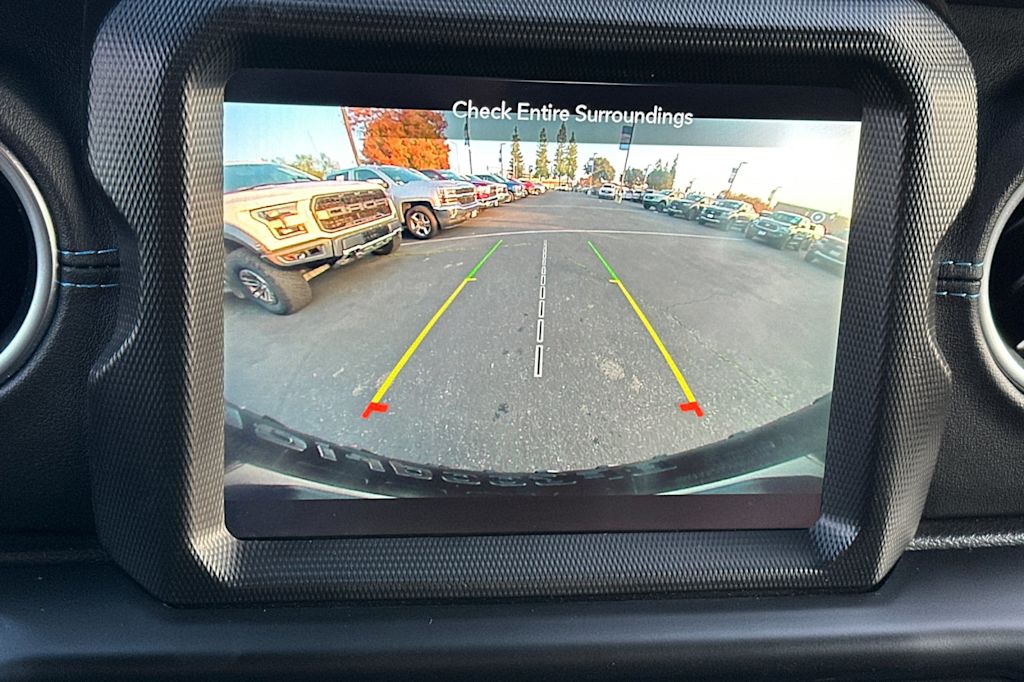 Thumbnail: 2021 Jeep Wrangler - 25