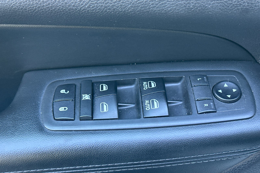 Thumbnail: 2018 Jeep Grand Cherokee - 23