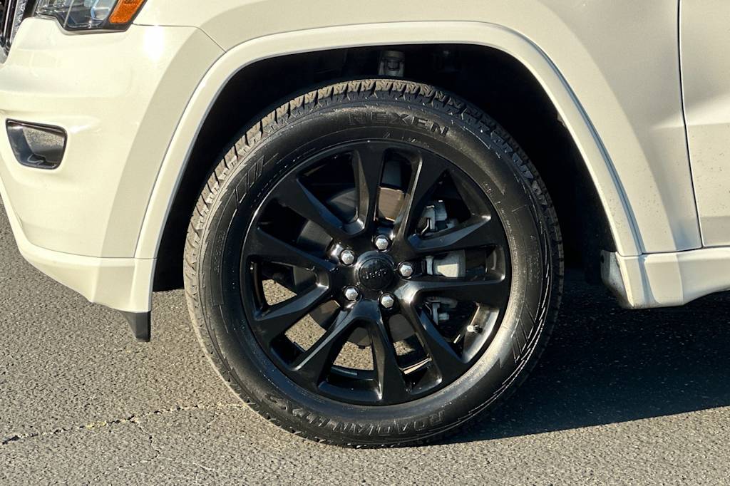 Thumbnail: 2018 Jeep Grand Cherokee - 8