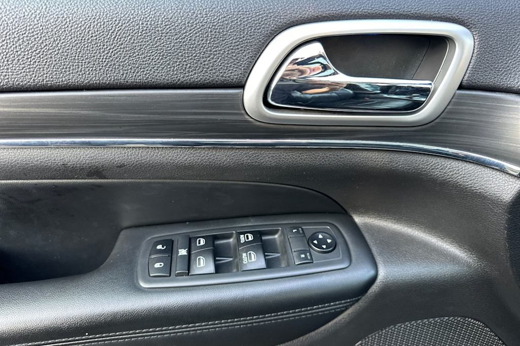 Thumbnail: 2019 Jeep Grand Cherokee - 21