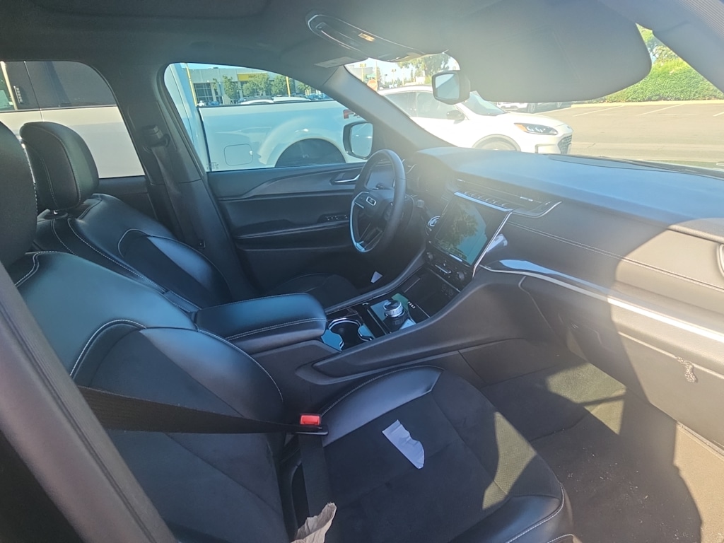 Thumbnail: 2023 Jeep Grand Cherokee - 9