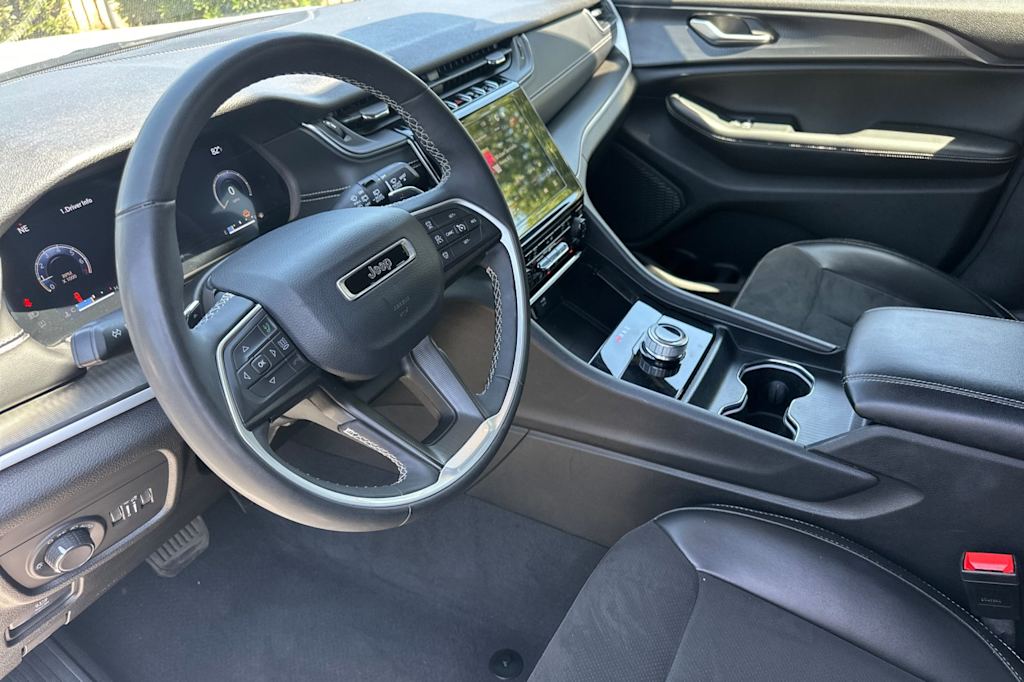 Thumbnail: 2023 Jeep Grand Cherokee - 9