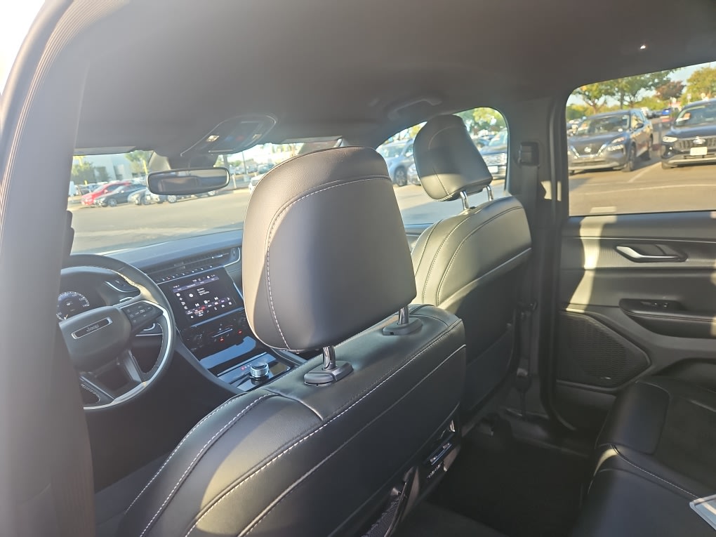 Thumbnail: 2023 Jeep Grand Cherokee - 10