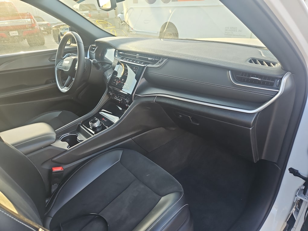 Thumbnail: 2023 Jeep Grand Cherokee - 11