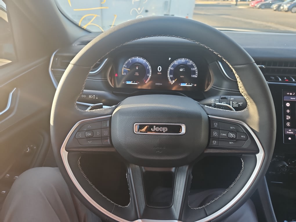 Thumbnail: 2023 Jeep Grand Cherokee - 20
