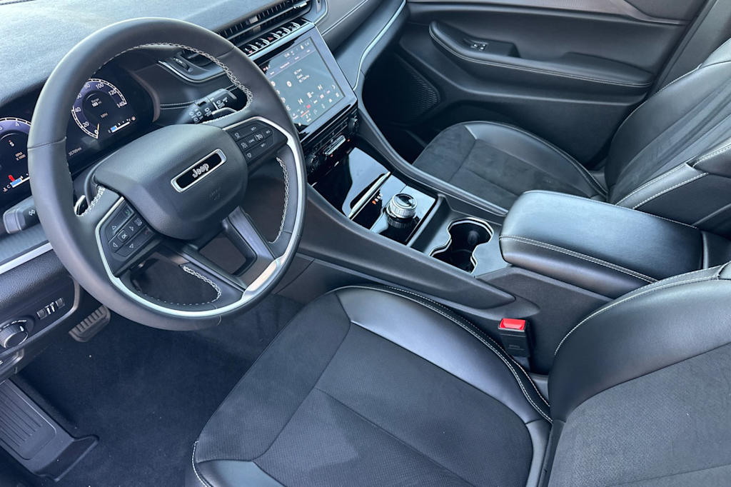 Thumbnail: 2023 Jeep Grand Cherokee - 7