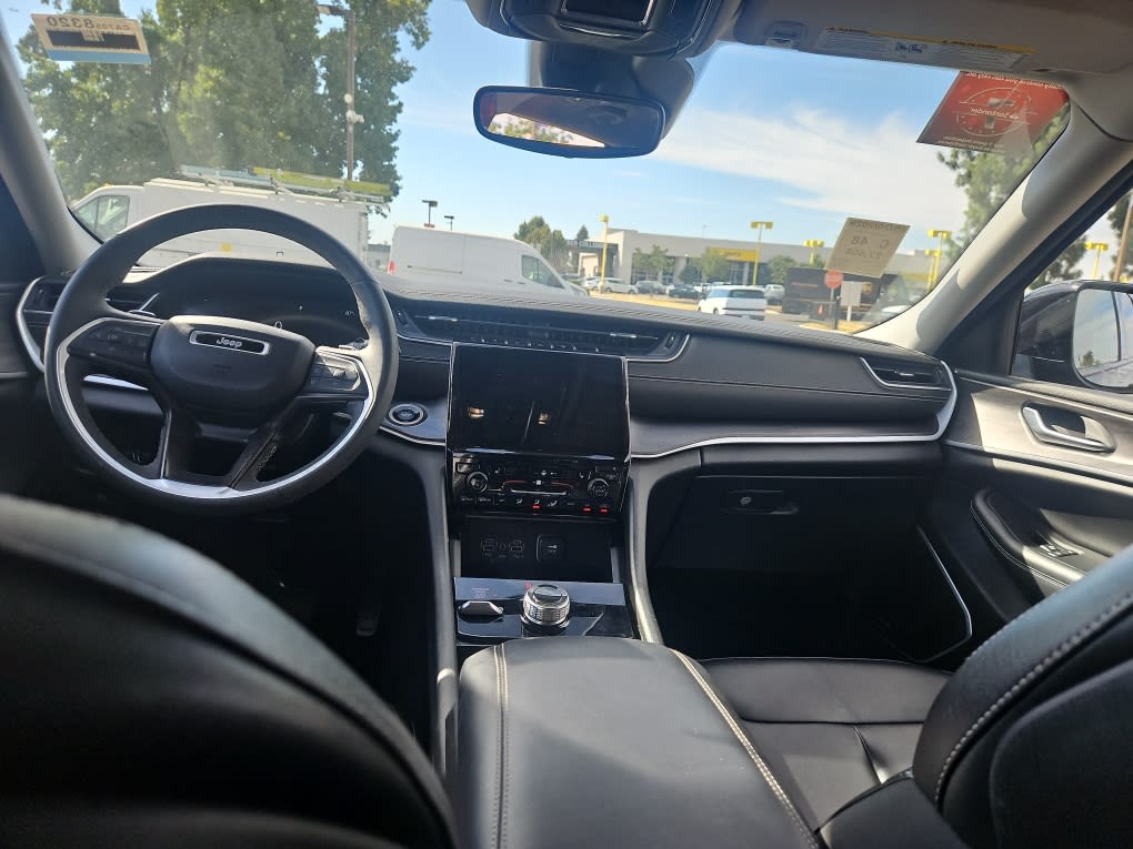 Thumbnail: 2023 Jeep Grand Cherokee L - 8