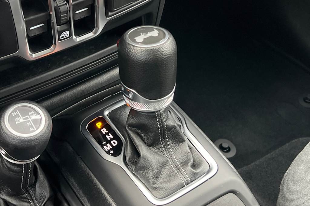 Thumbnail: 2024 Jeep Wrangler - 14