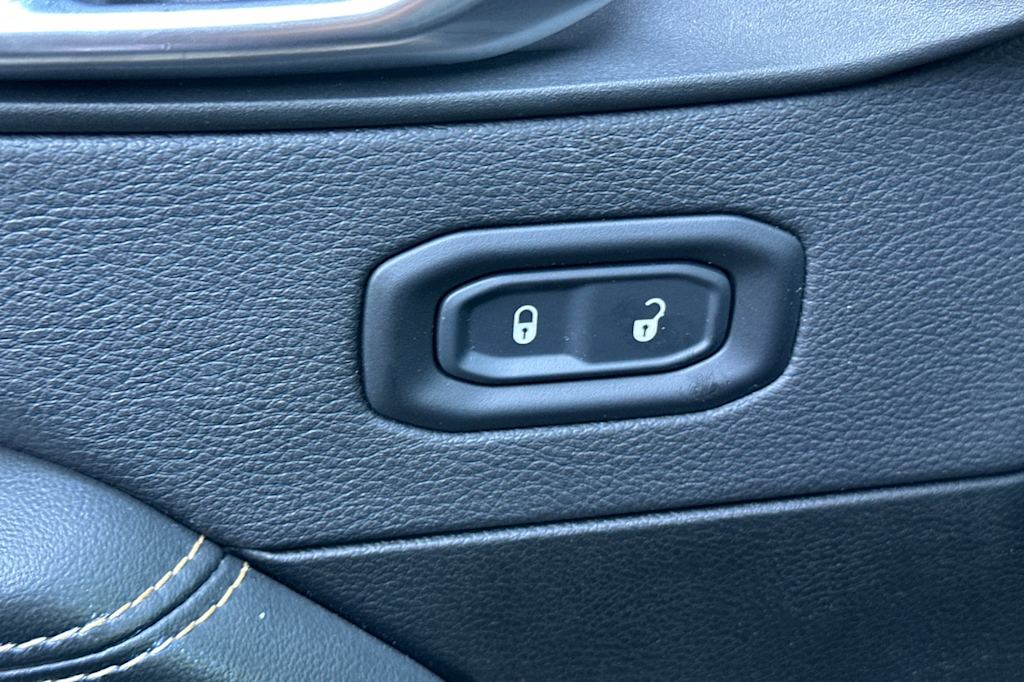 Thumbnail: 2024 Jeep Wrangler - 23