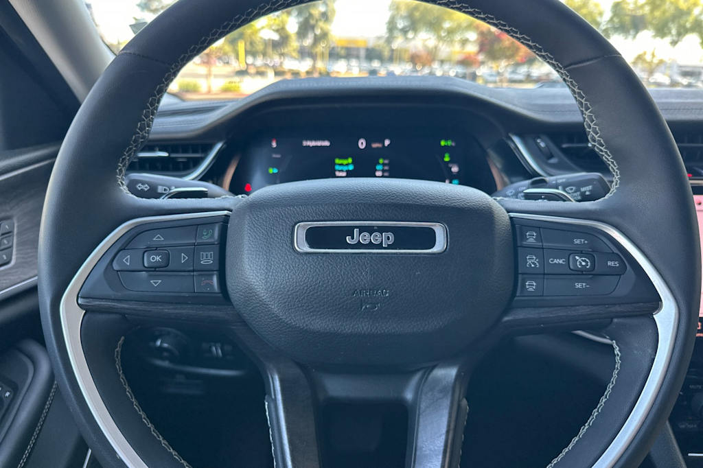Thumbnail: 2023 Jeep Grand Cherokee - 28