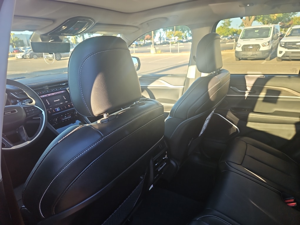 Thumbnail: 2023 Jeep Grand Cherokee - 10