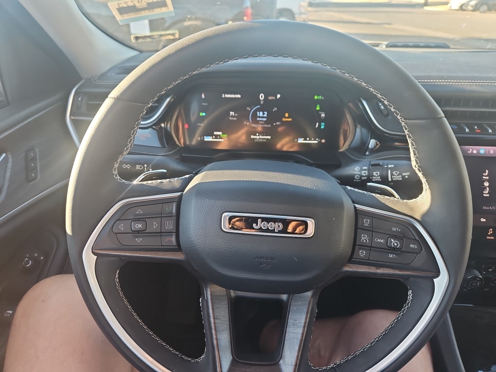 Thumbnail: 2023 Jeep Grand Cherokee - 20