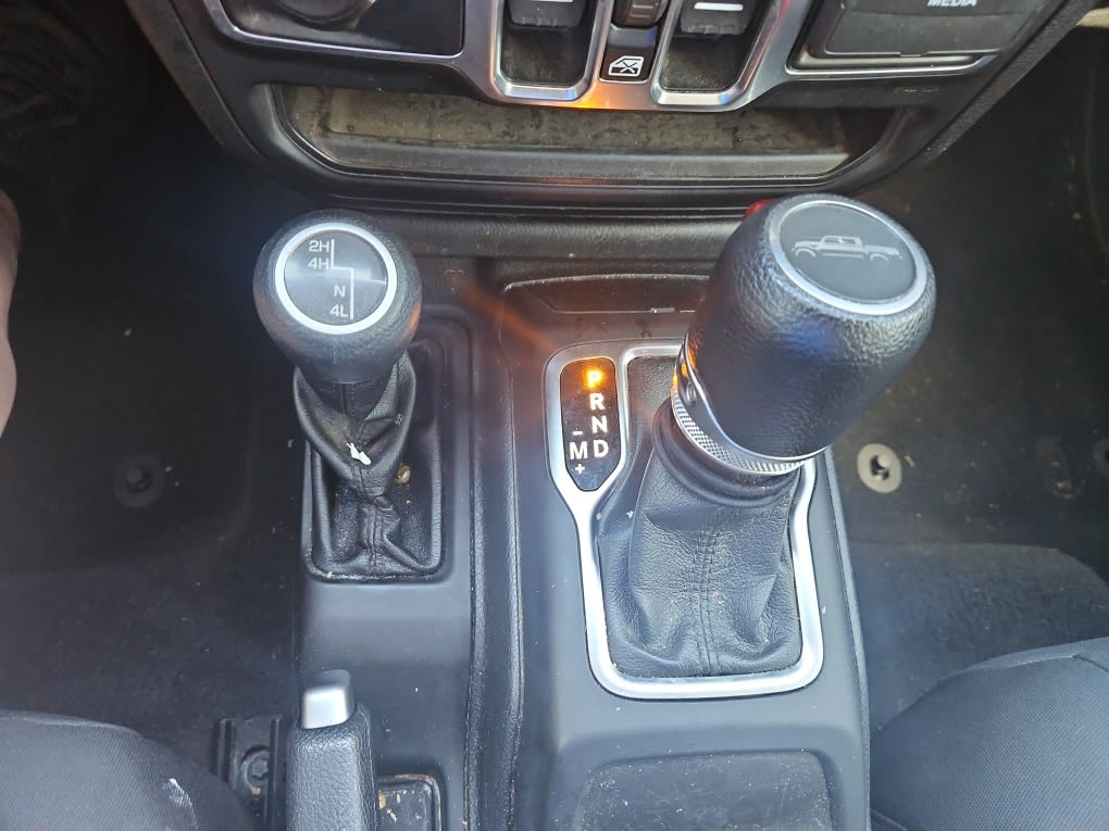 Thumbnail: 2021 Jeep Gladiator - 12