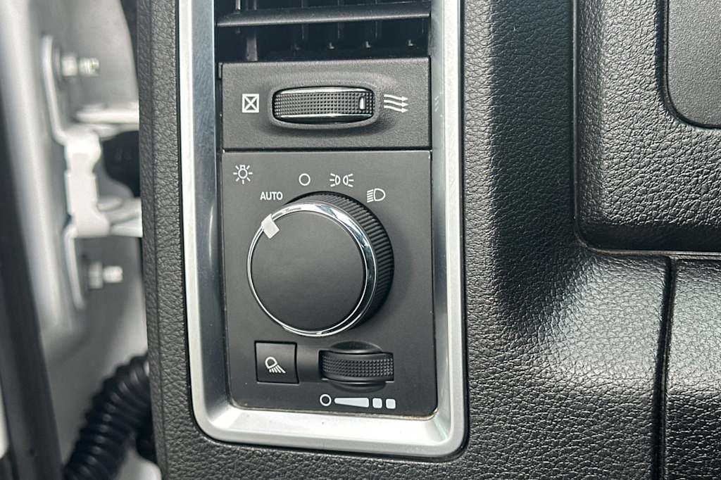 2022 RAM 1500 SLT 28