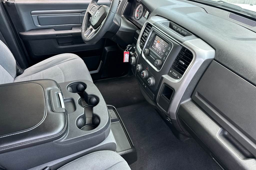 2022 RAM 1500 SLT 10