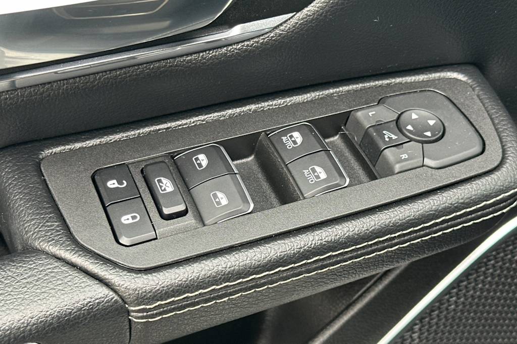 Thumbnail: 2025 RAM 1500 - 22