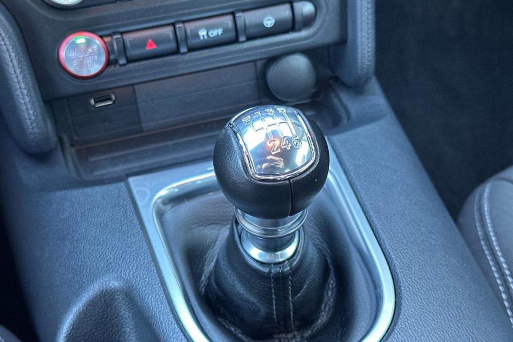 Thumbnail: 2022 Ford Mustang - 15