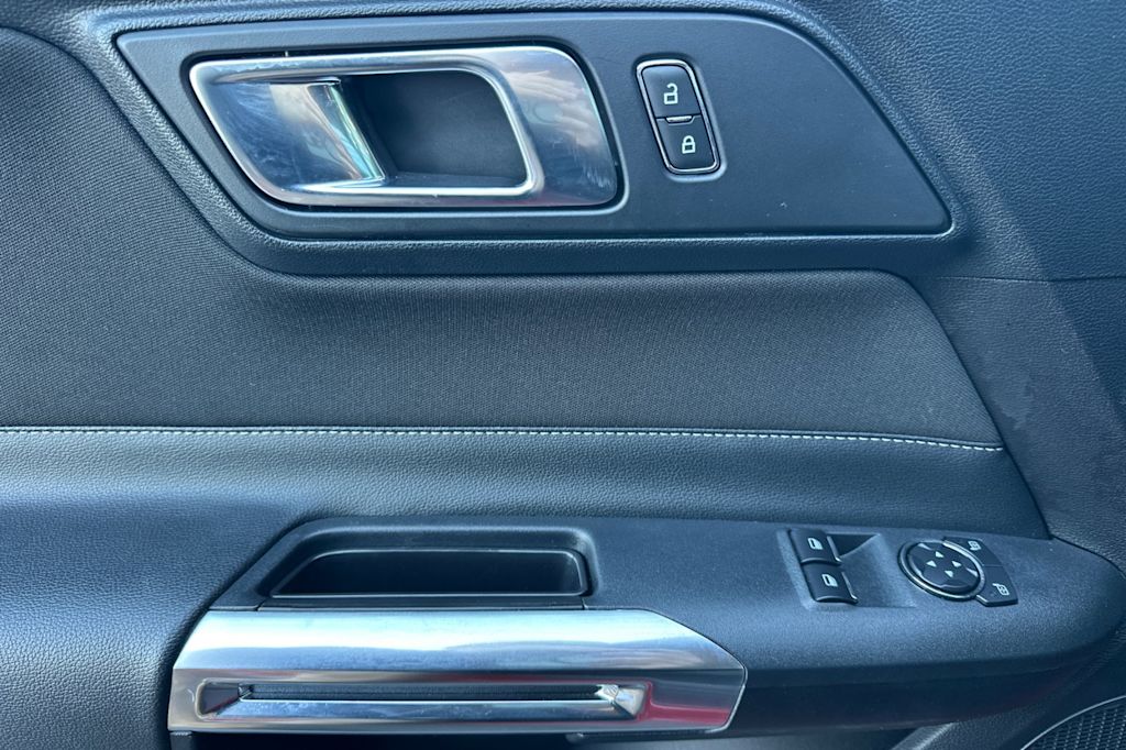 Thumbnail: 2022 Ford Mustang - 21