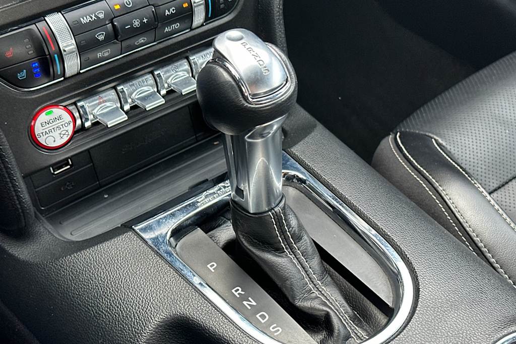 2015 Ford Mustang  14