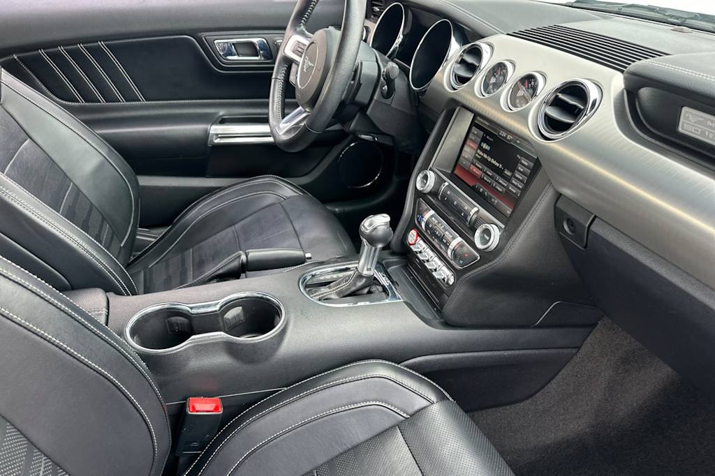 2015 Ford Mustang  12