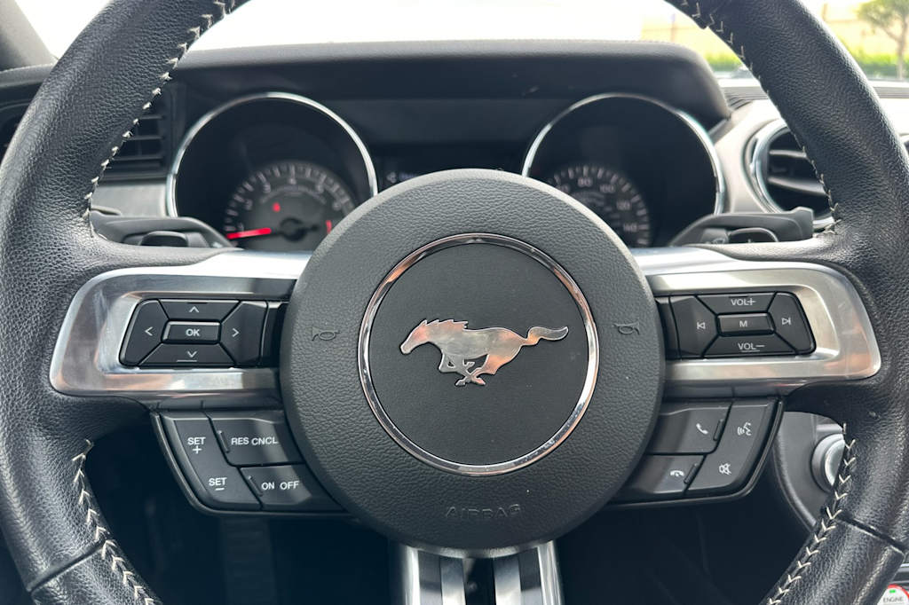 2015 Ford Mustang  25