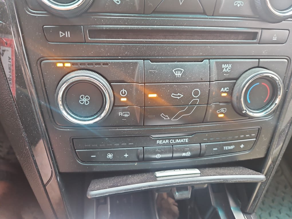 Thumbnail: 2016 Ford Explorer - 22
