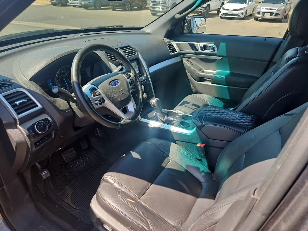 Thumbnail: 2015 Ford Explorer - 9