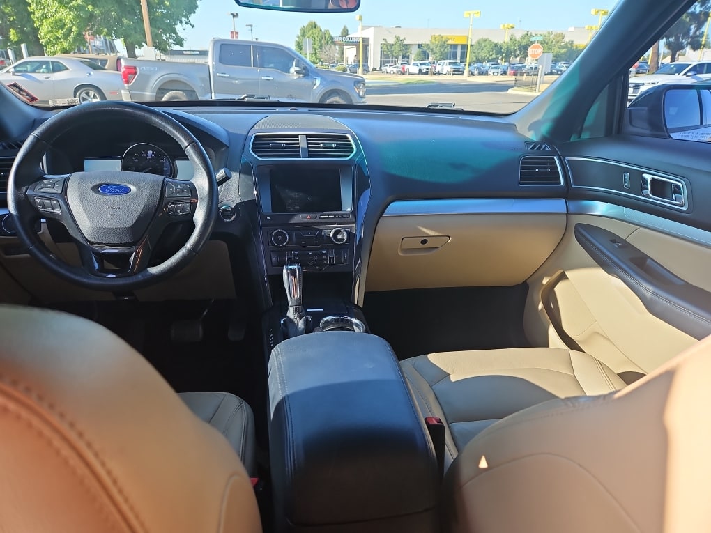 Thumbnail: 2017 Ford Explorer - 9