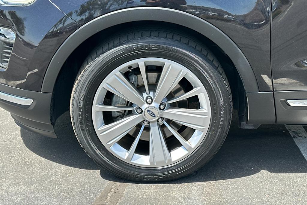 Thumbnail: 2019 Ford Explorer - 8