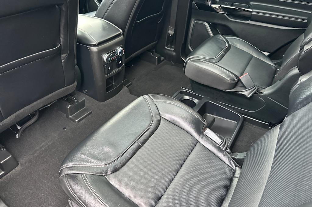 Thumbnail: 2021 Ford Explorer - 10