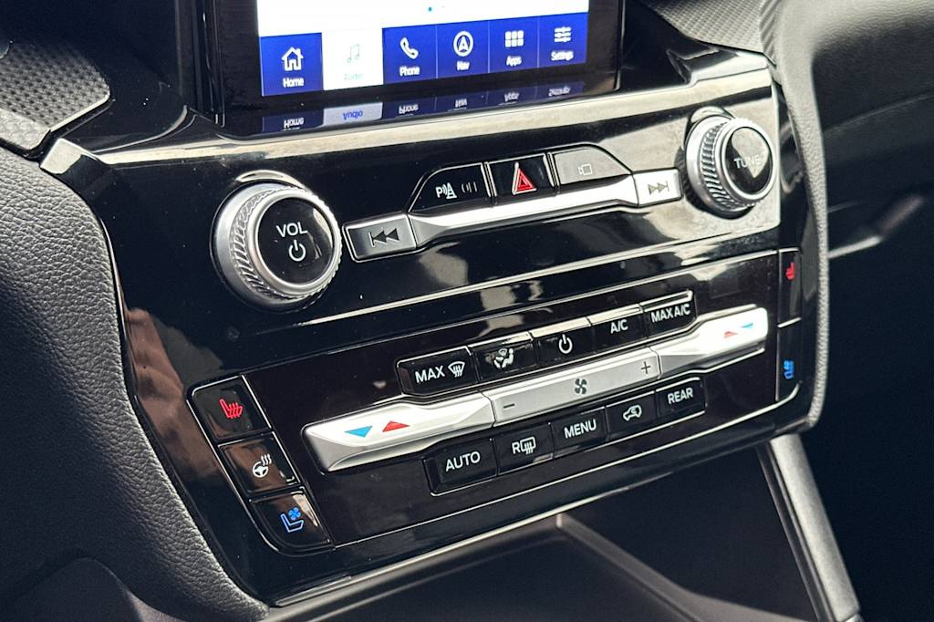 Thumbnail: 2021 Ford Explorer - 25