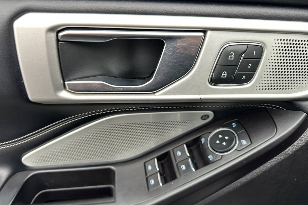 Thumbnail: 2020 Ford Explorer - 21