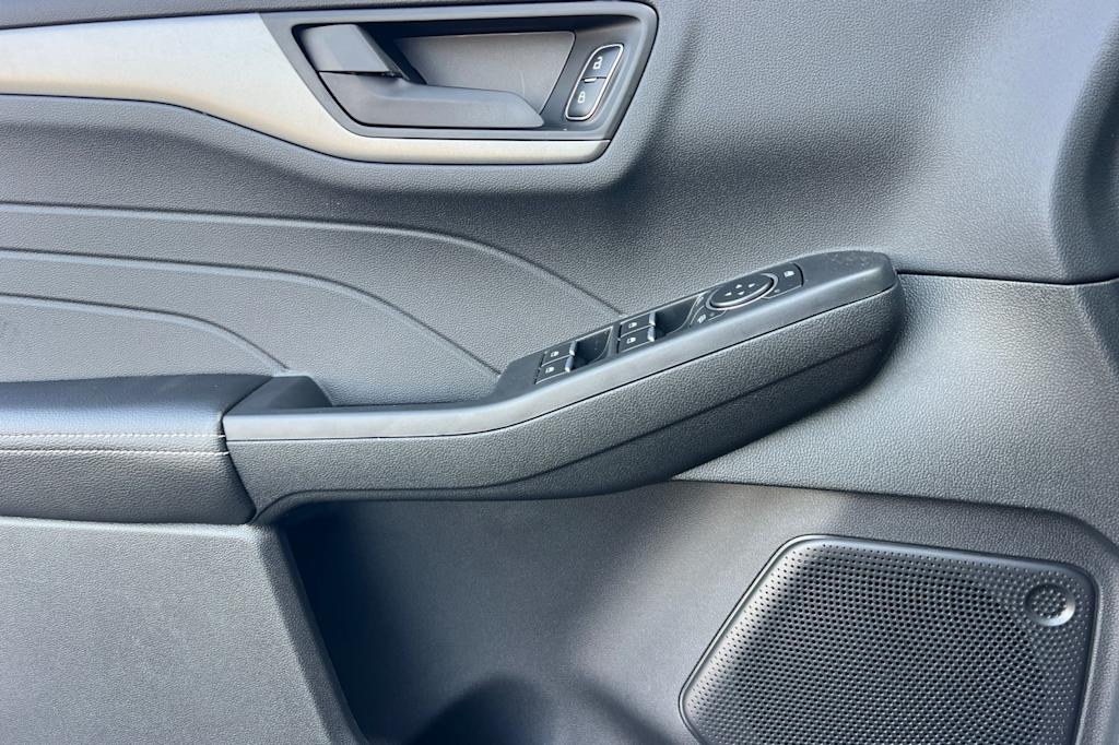 2025 Ford Escape Active 22
