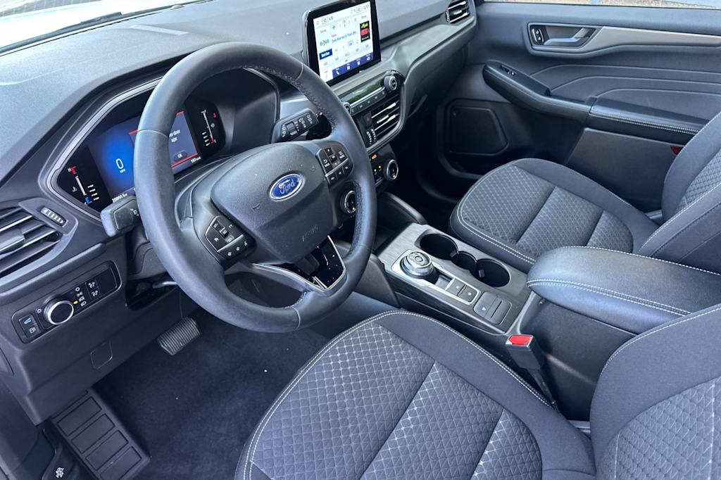 Thumbnail: 2023 Ford Escape - 9