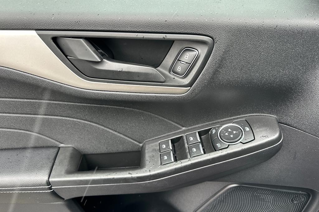 2022 Ford Escape S 22