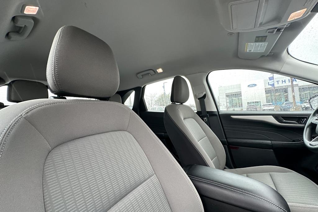 2022 Ford Escape S 10