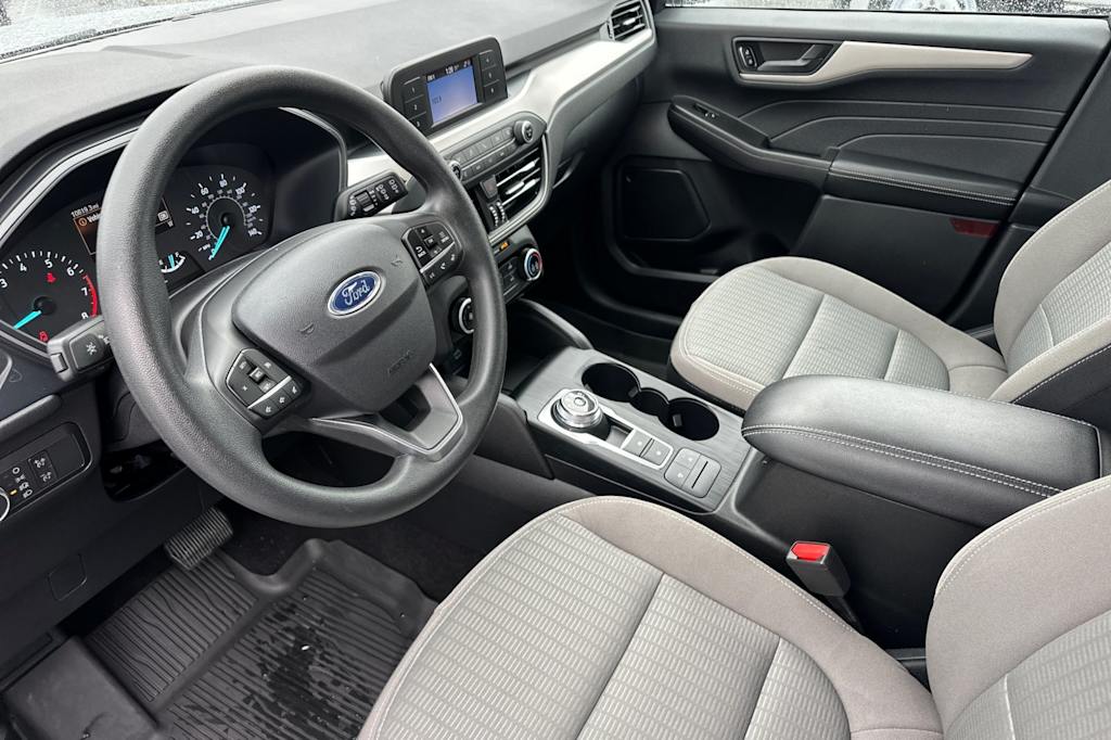 2022 Ford Escape S 9