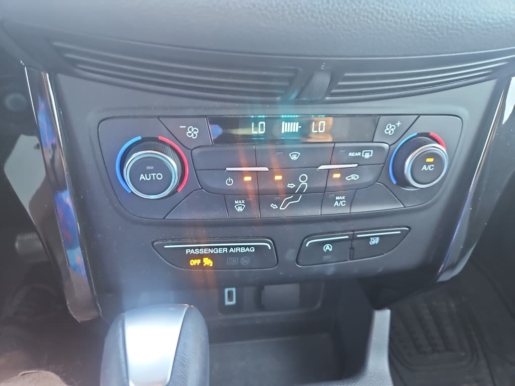 Thumbnail: 2017 Ford Escape - 21