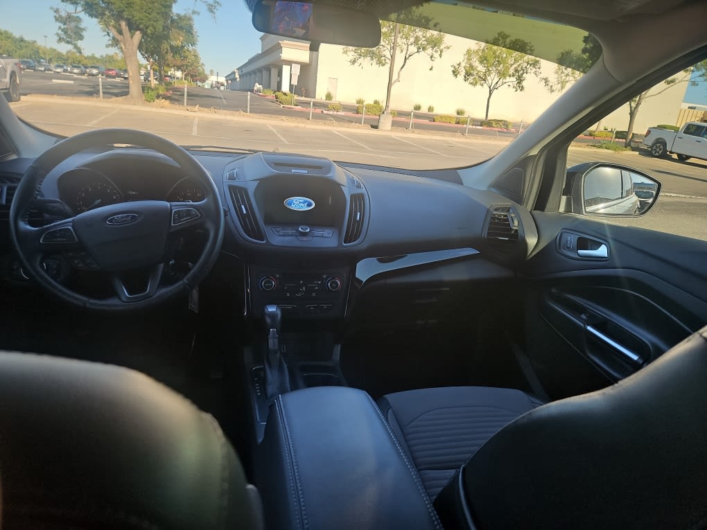 Thumbnail: 2017 Ford Escape - 8