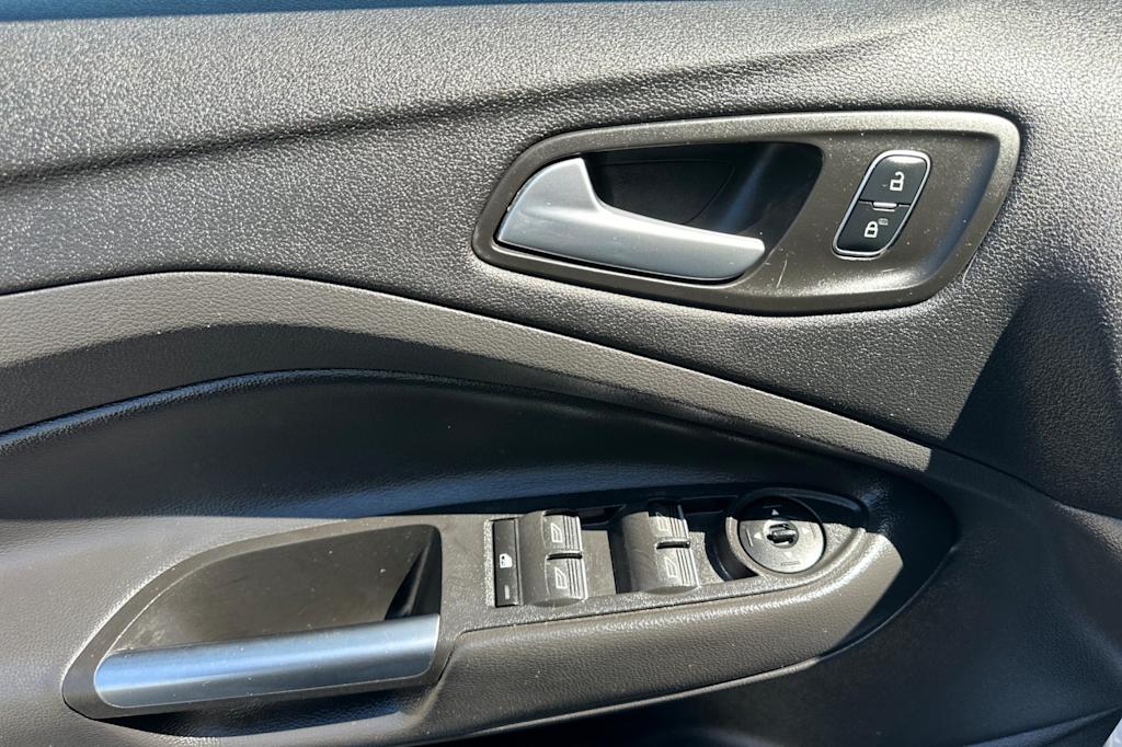 Thumbnail: 2017 Ford Escape - 21