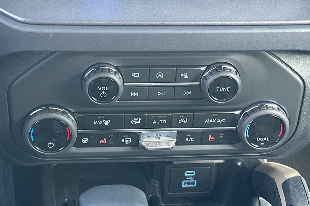 Thumbnail: 2025 Ford Bronco - 24