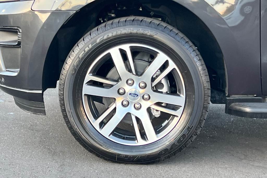 2024 Ford Expedition XLT 8