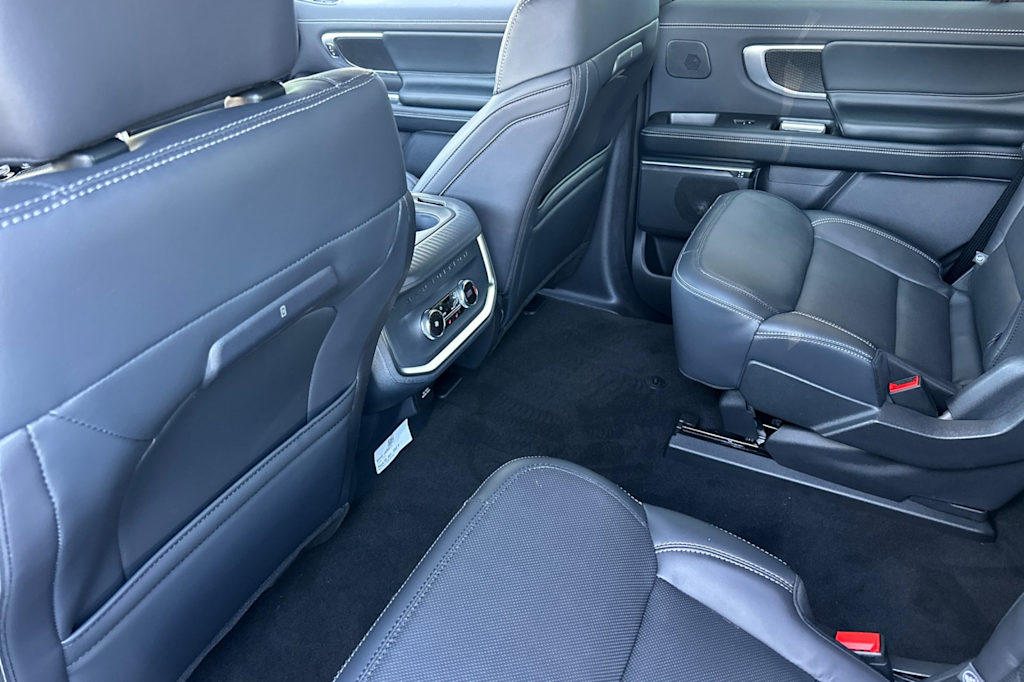 Thumbnail: 2025 Ford Expedition - 16