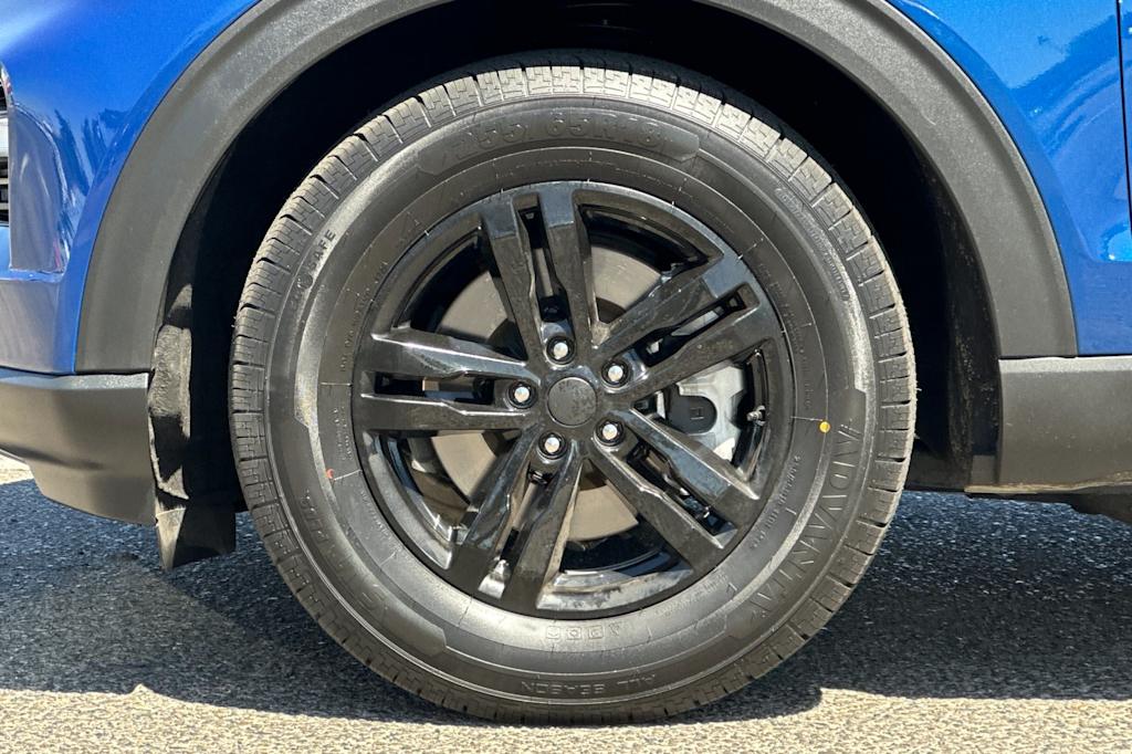 Thumbnail: 2023 Ford Explorer - 8