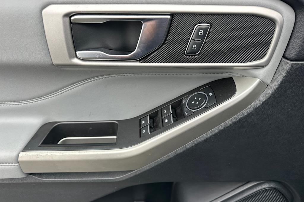 Thumbnail: 2022 Ford Explorer - 22