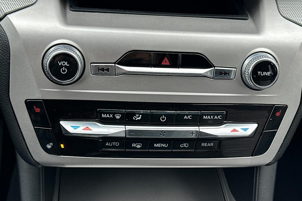 Thumbnail: 2022 Ford Explorer - 27