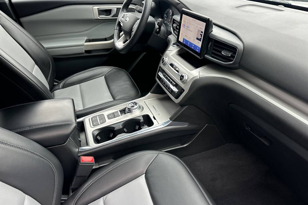 Thumbnail: 2022 Ford Explorer - 13