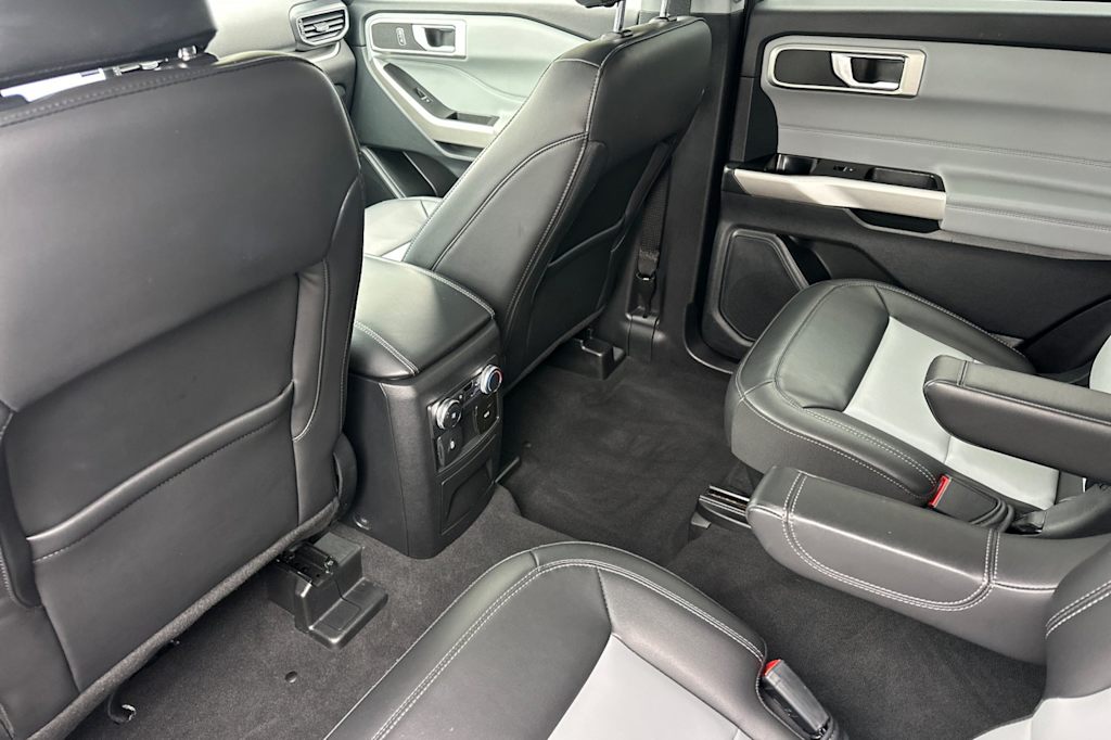 Thumbnail: 2022 Ford Explorer - 11