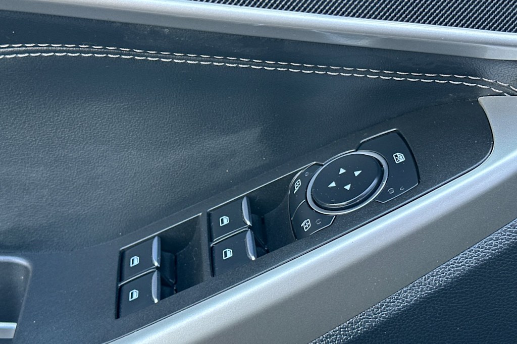 2023 Ford Explorer XLT 23