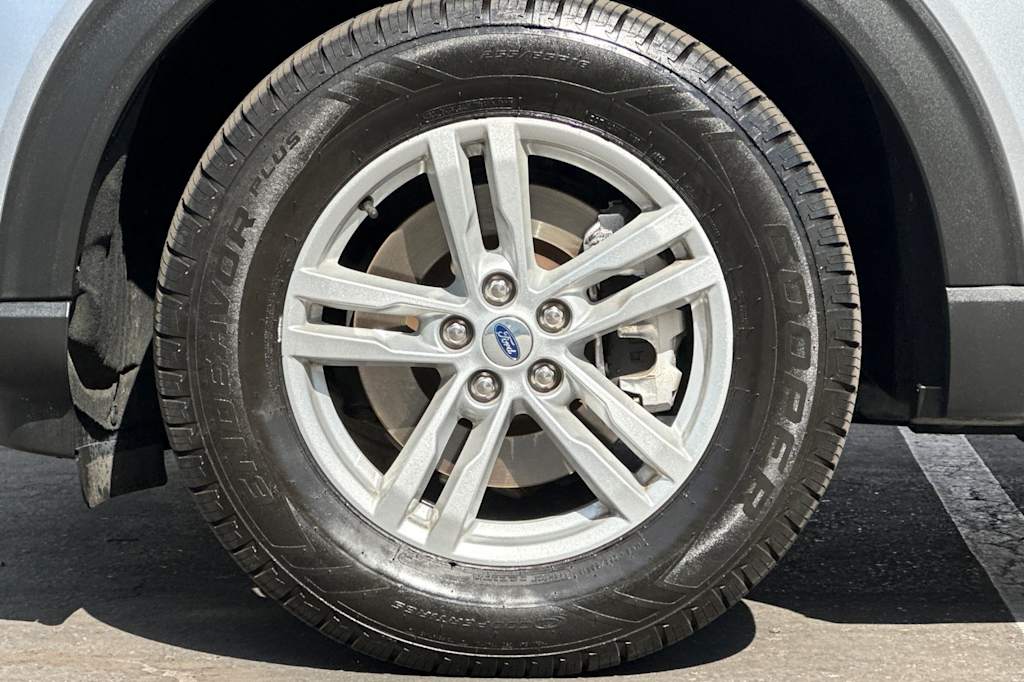 Thumbnail: 2023 Ford Explorer - 8